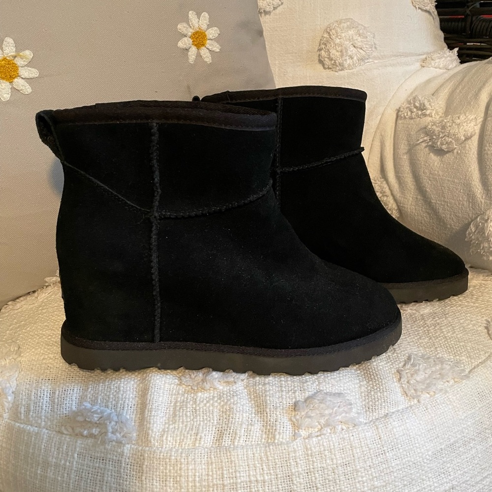 Ugg Classic Femme Mini Boots